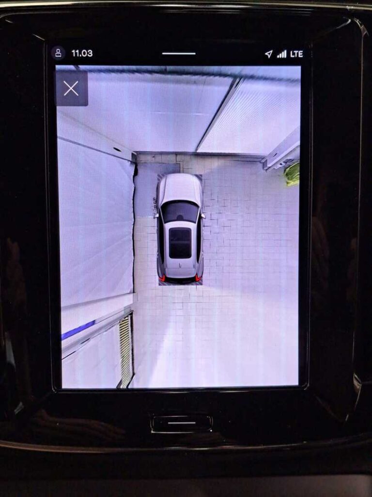 Volvo EX40, image 16