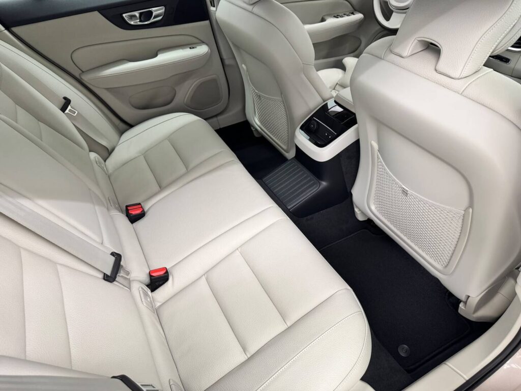Volvo V60, image 13