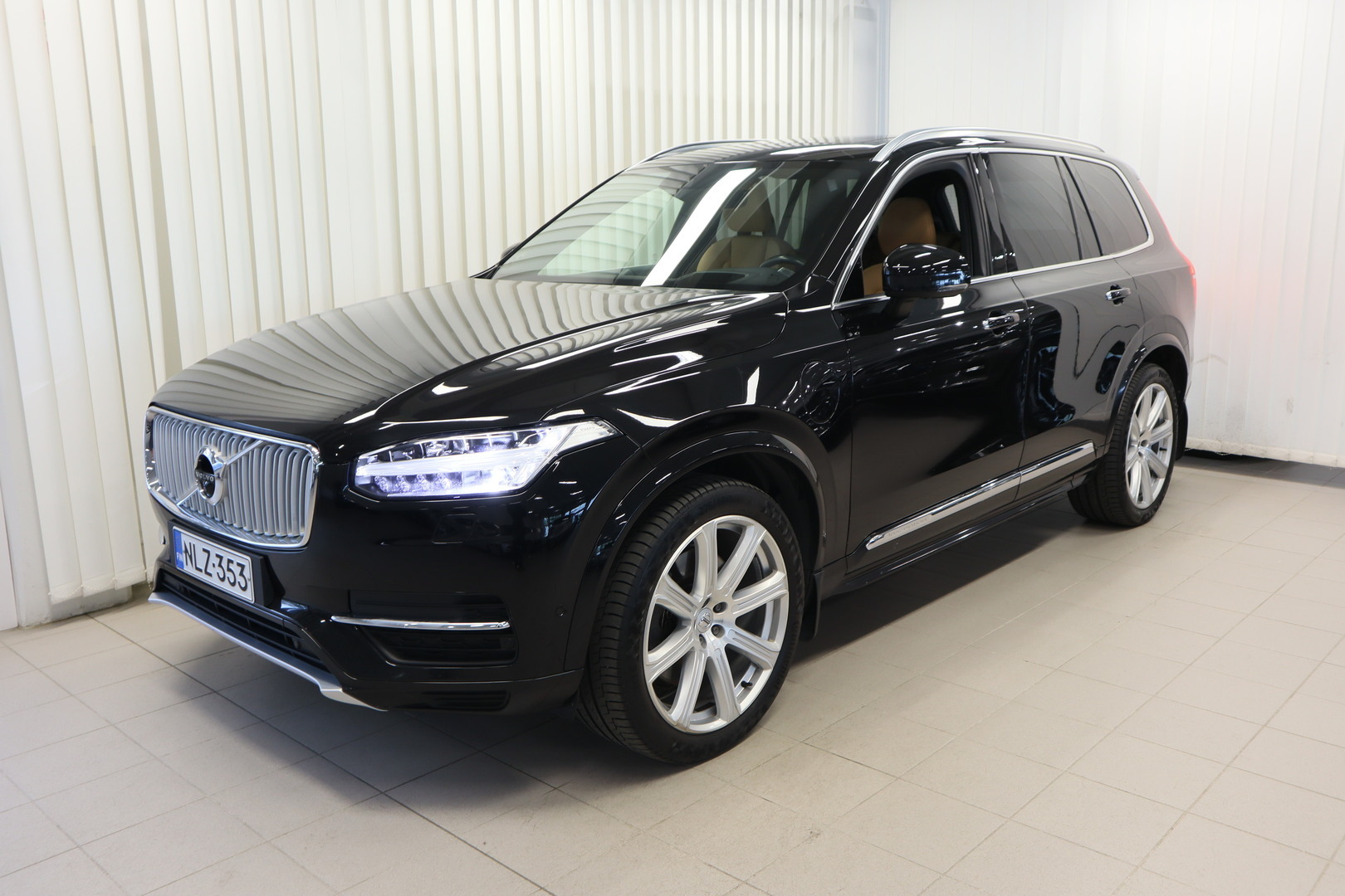 Volvo XC90 2017, kuva 2/29