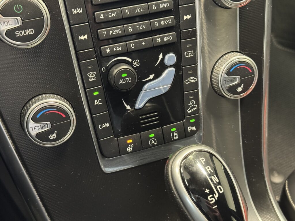 Volvo XC60, image 16
