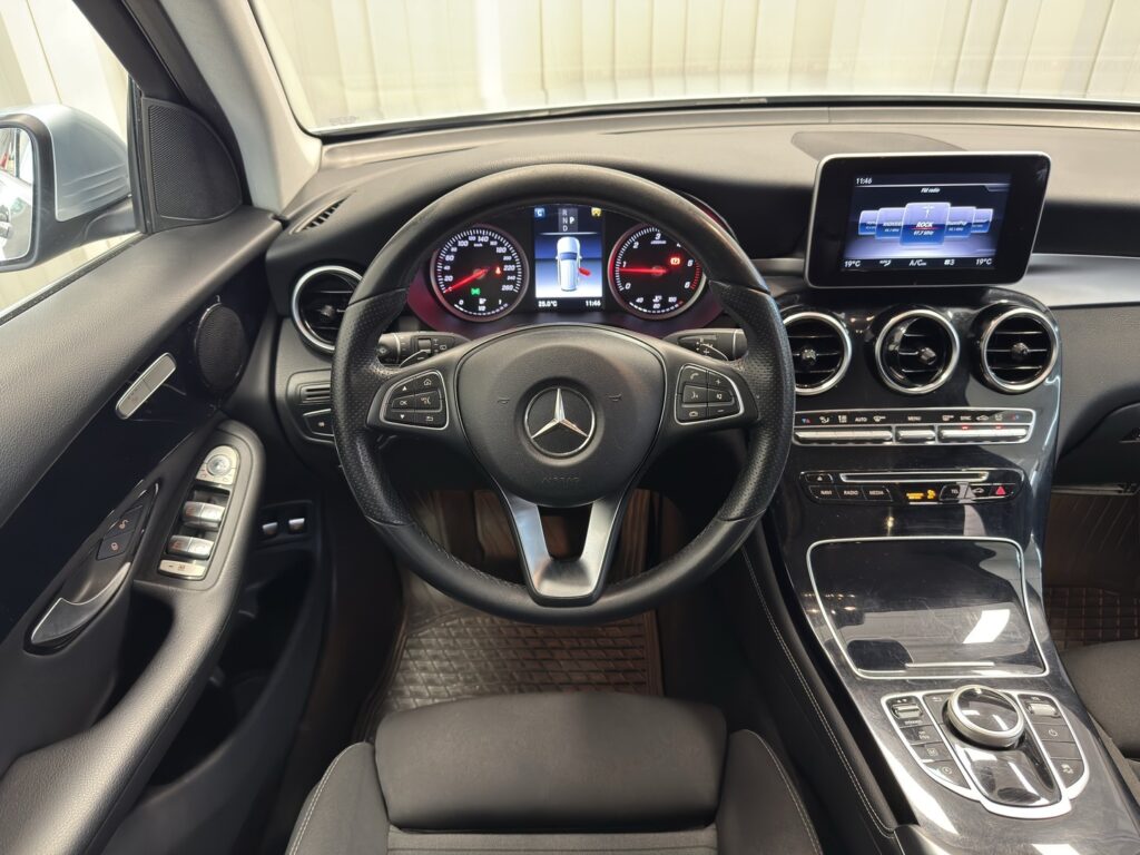 Mercedes-Benz GLC, image 10