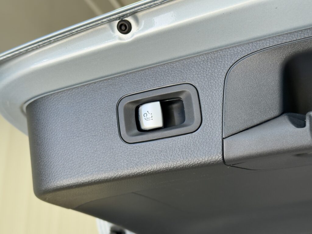 Mercedes-Benz GLC, image 16