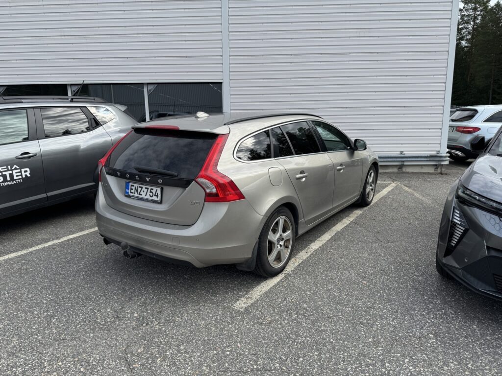 Volvo V60, image 2