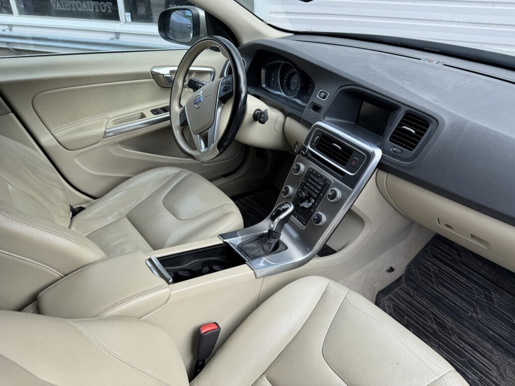 Volvo V60, image 4