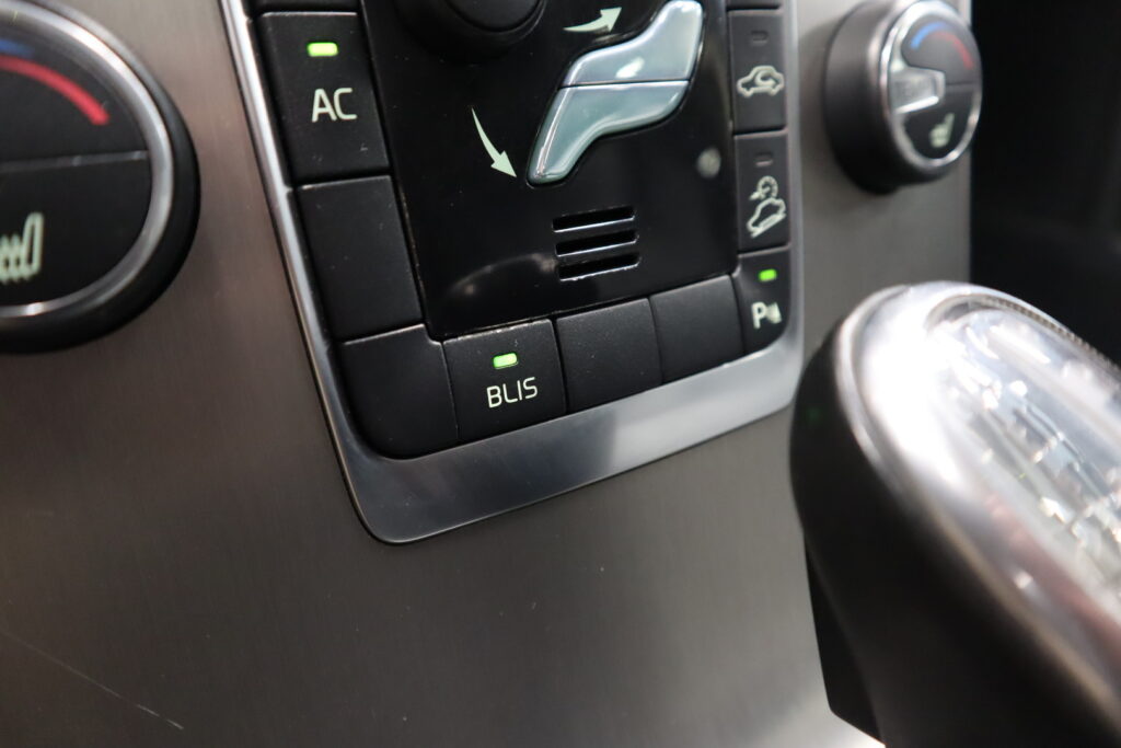 Volvo XC60, image 17