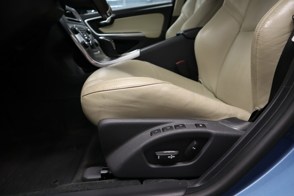 Volvo S60, image 11