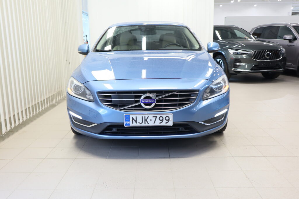 Volvo S60, image 2