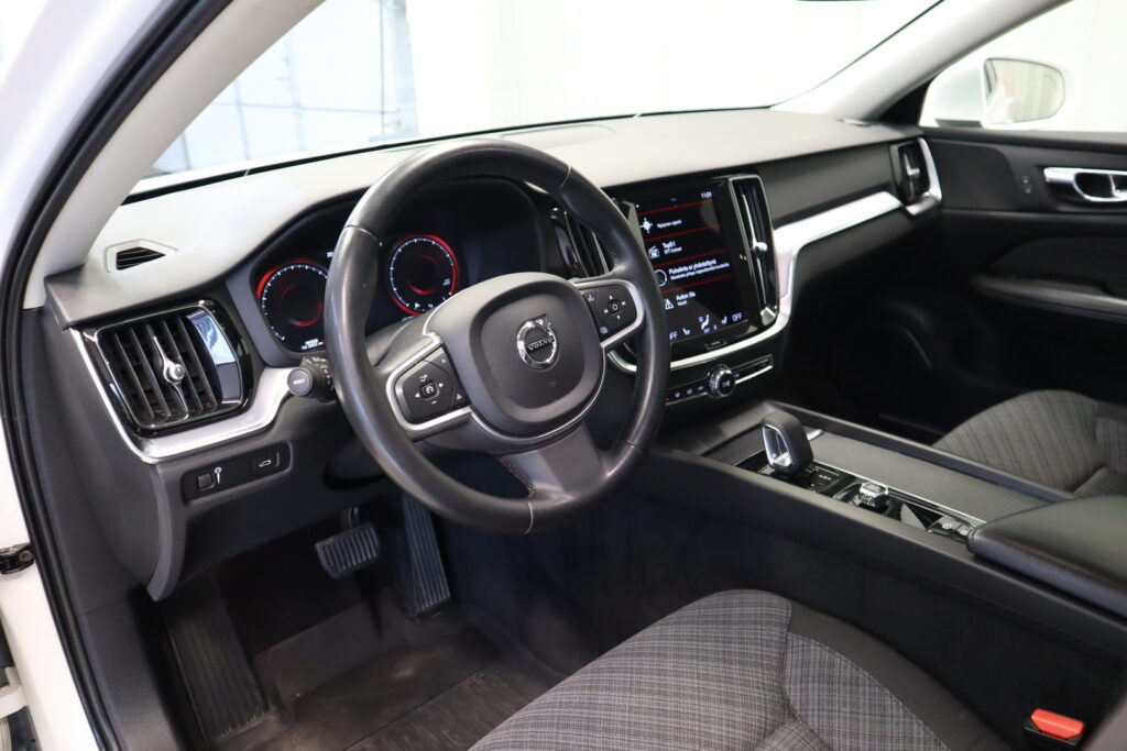 Volvo V60, image 10