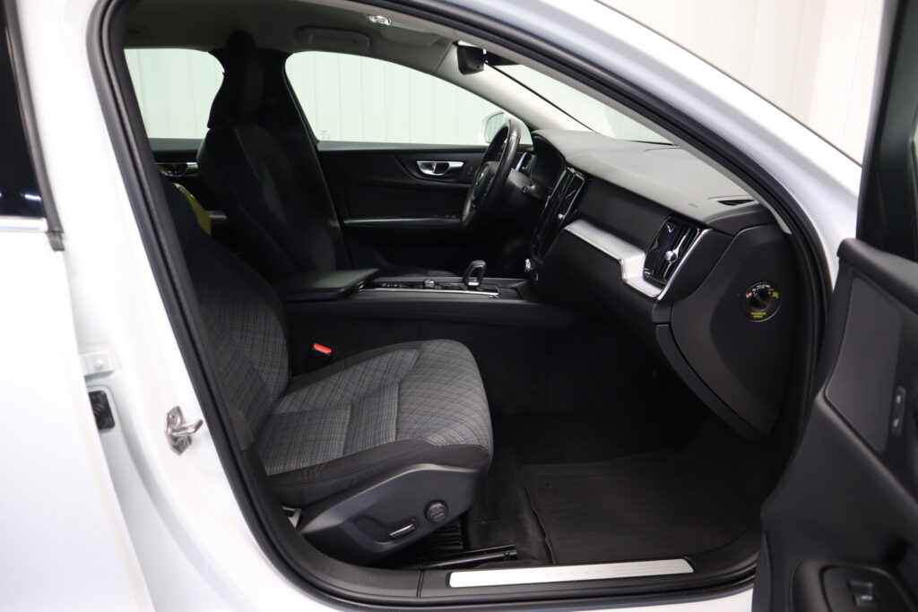 Volvo V60, image 20