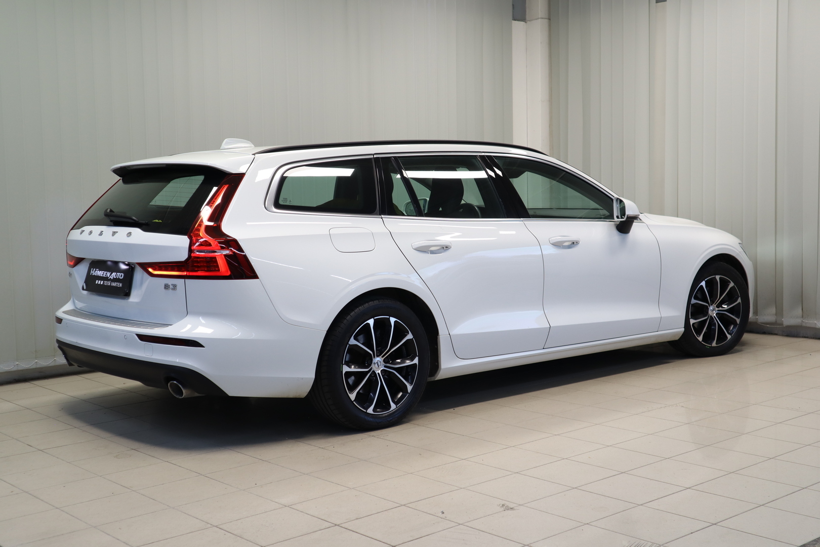 Volvo V60 B3 MHEV Business aut 2021, kuva 6/26