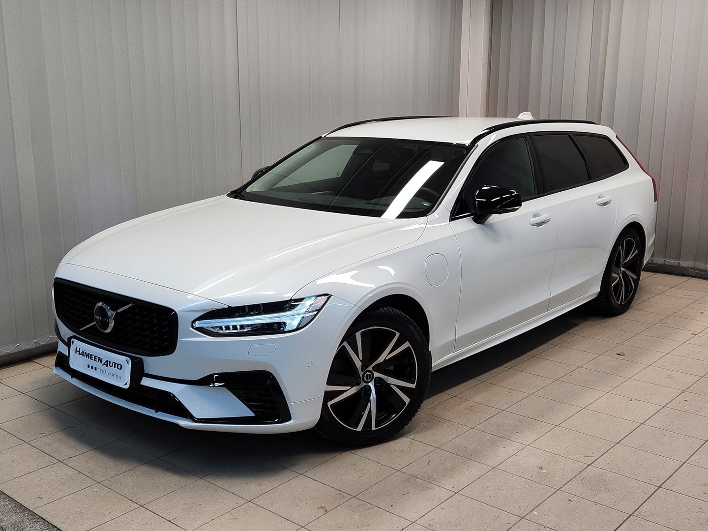 Volvo V90 2023, photo 2/19
