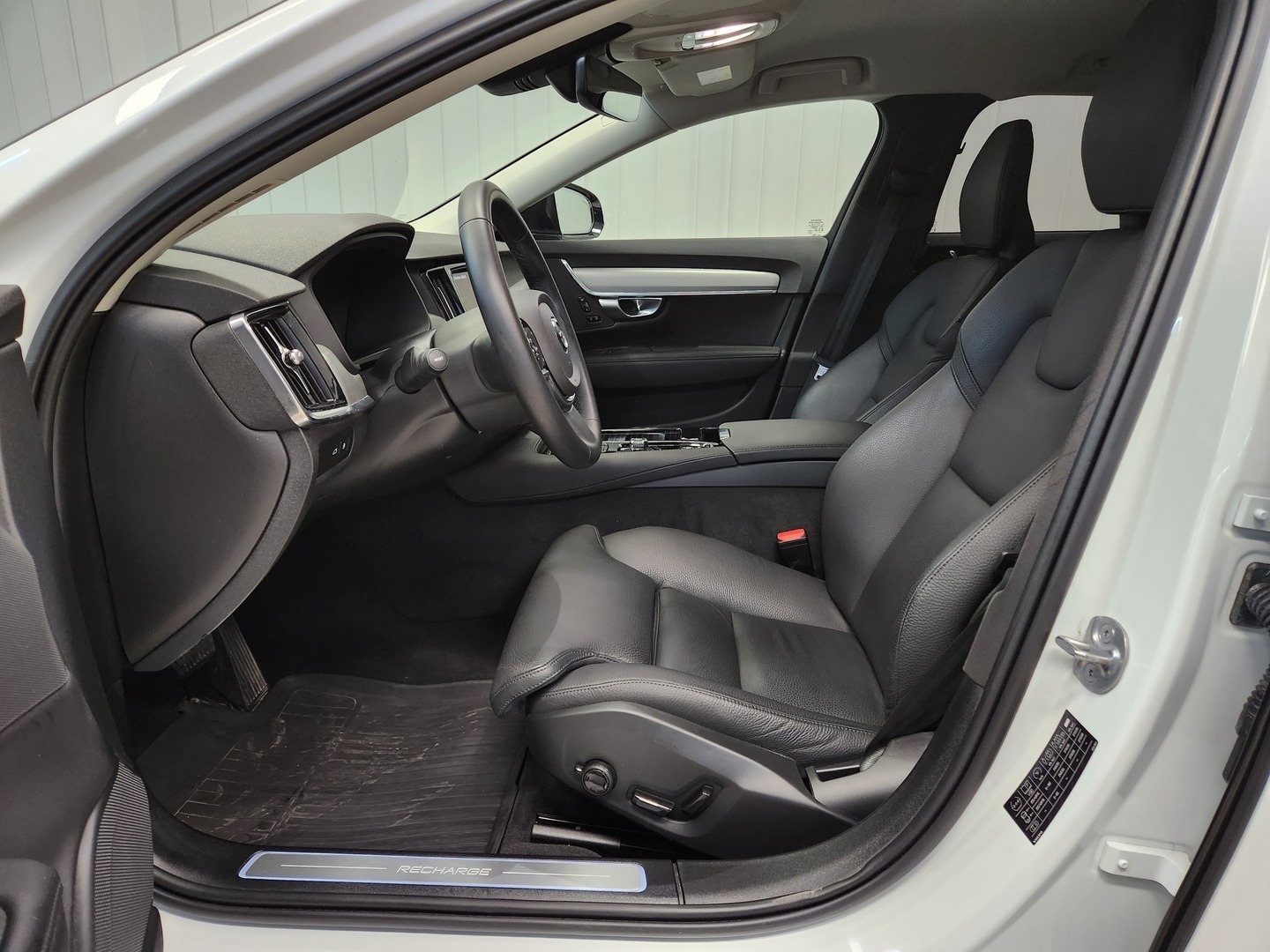 Volvo V90 2023, photo 6/19