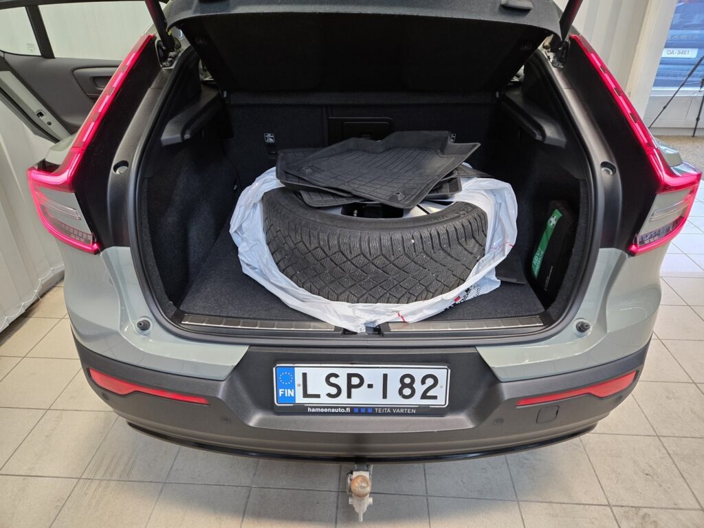 Volvo C40, image 17