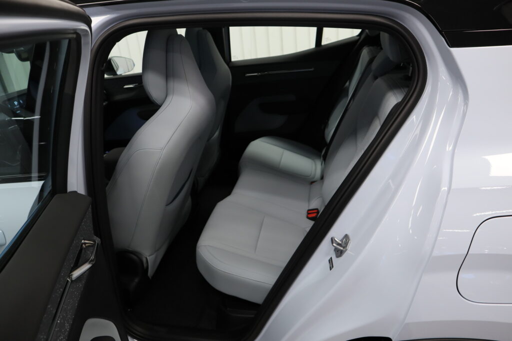 Volvo EX30, image 11