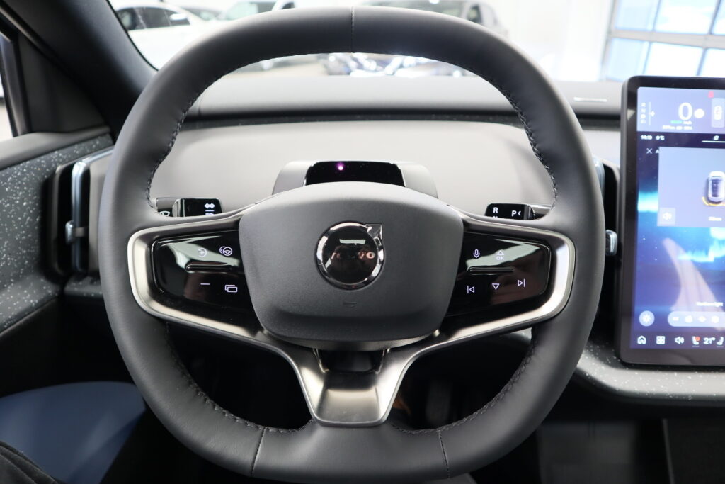 Volvo EX30, image 14