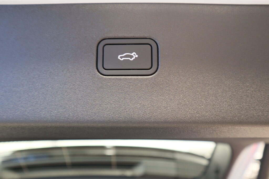 Volvo EX30, image 7