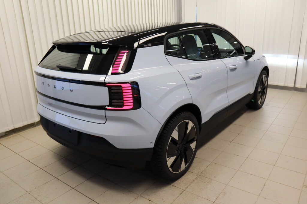 Volvo EX30, image 8