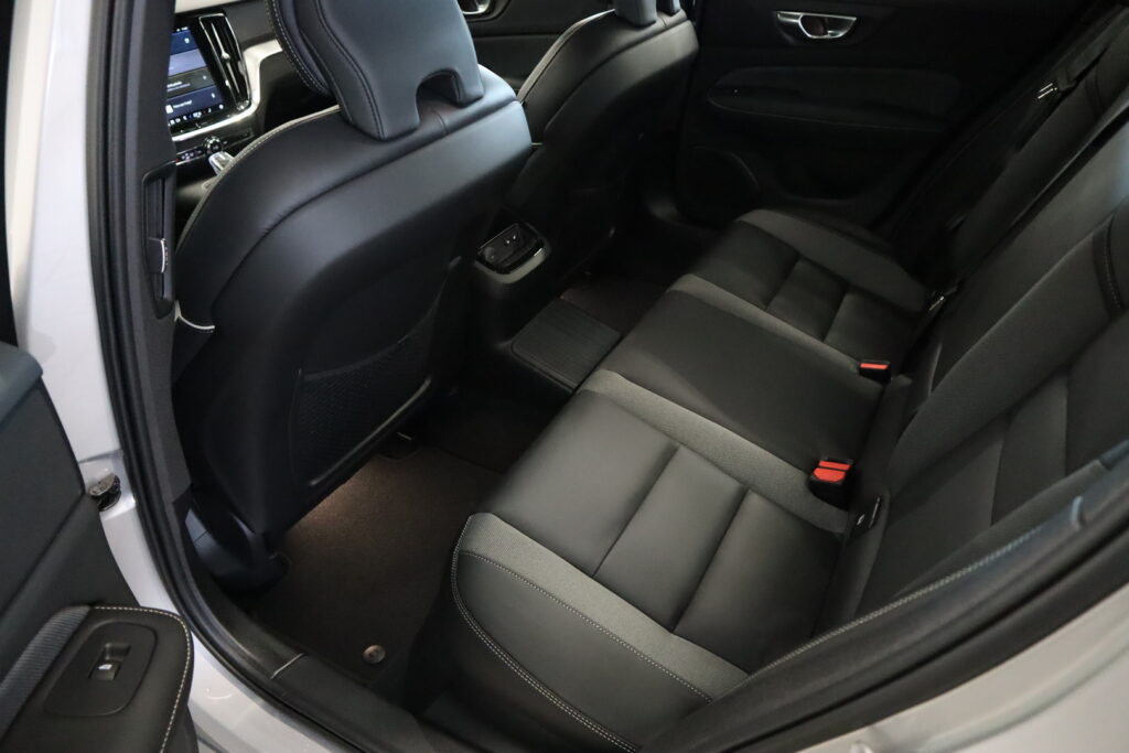 Volvo S60, image 11