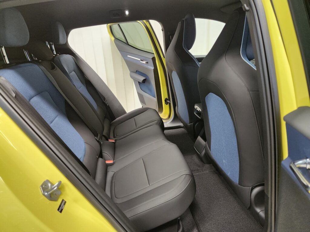 Volvo EX30, image 11