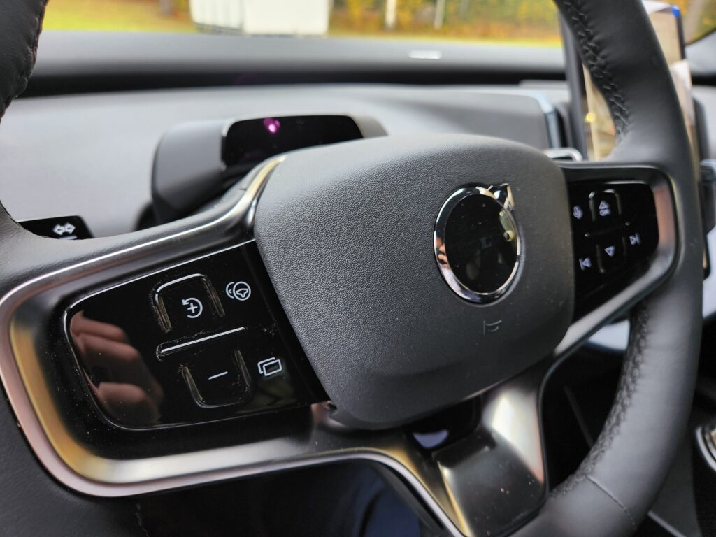 Volvo EX30, image 15