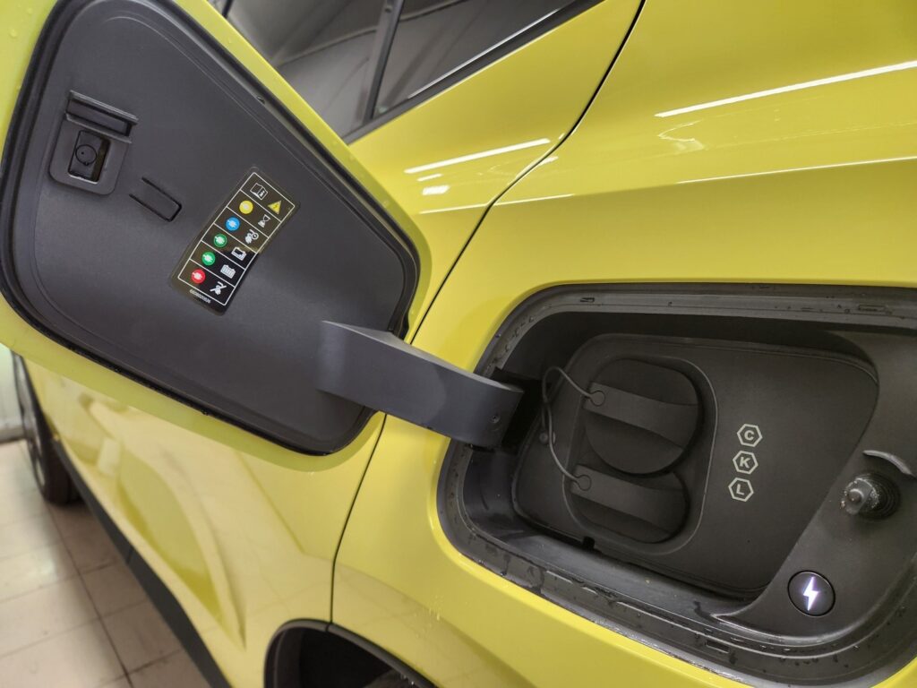 Volvo EX30, image 17