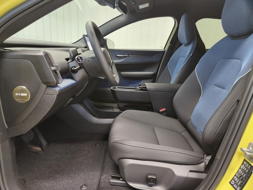 Volvo EX30, image 9
