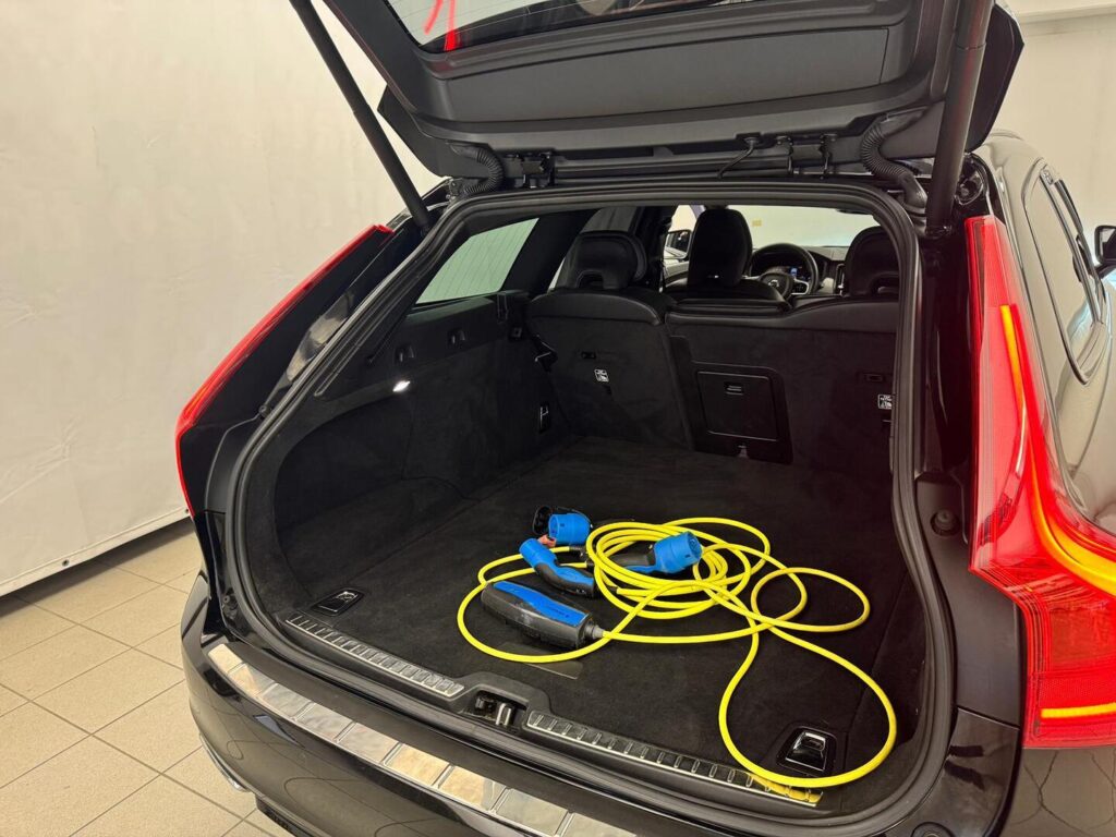 Volvo V90, image 12