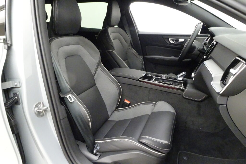 Volvo V60, image 12
