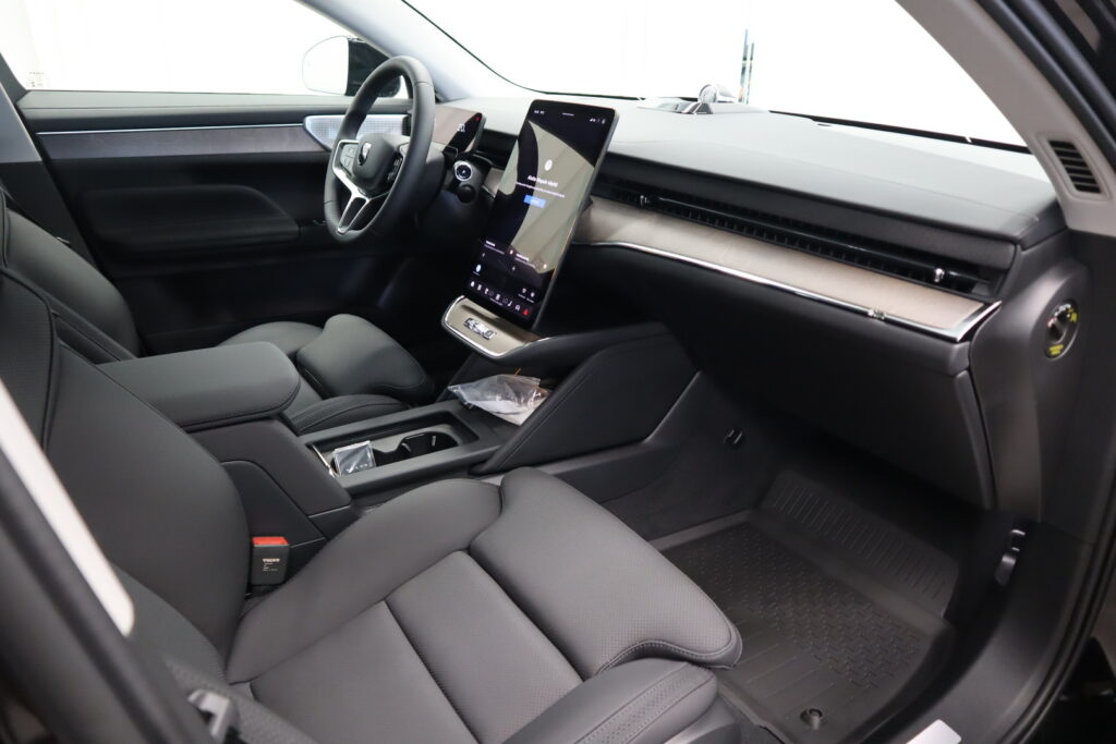 Volvo ES90, image 10