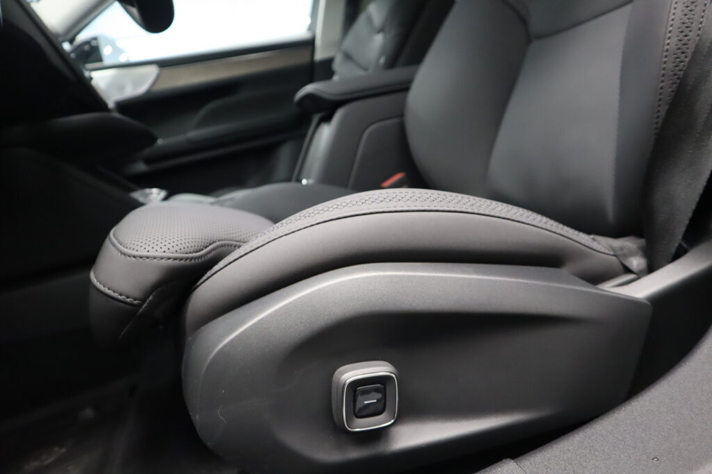 Volvo ES90, image 12