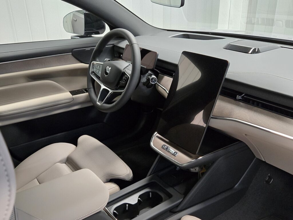 Volvo ES90, image 10