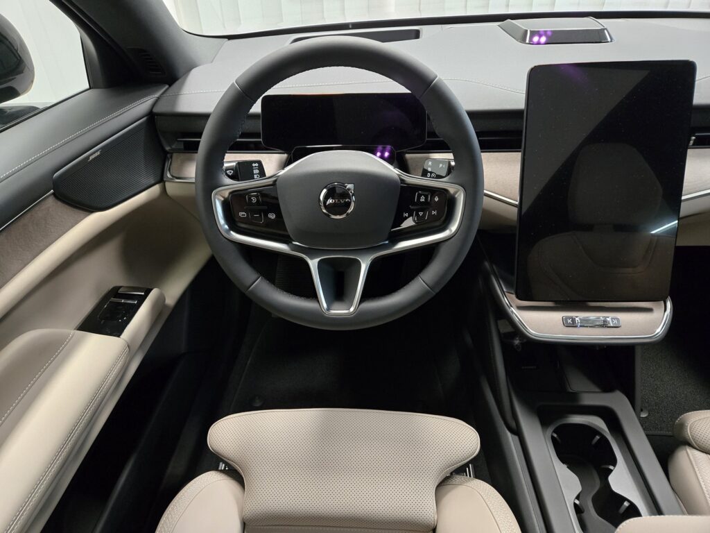 Volvo ES90, image 12
