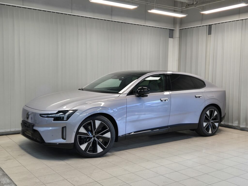 Volvo ES90, image 2