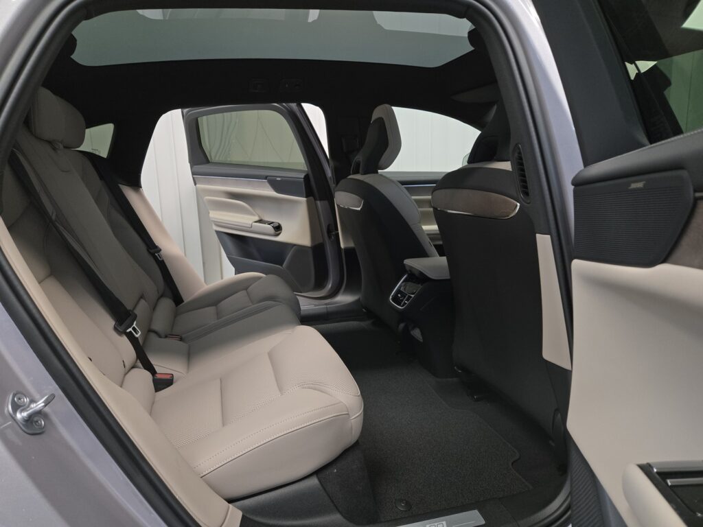 Volvo ES90, image 8