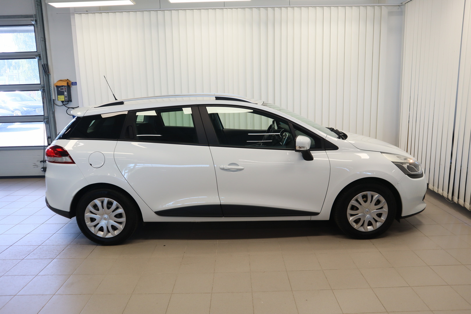 Renault Clio Sport Tourer Energy TCe 90 2015, kuva 6/21