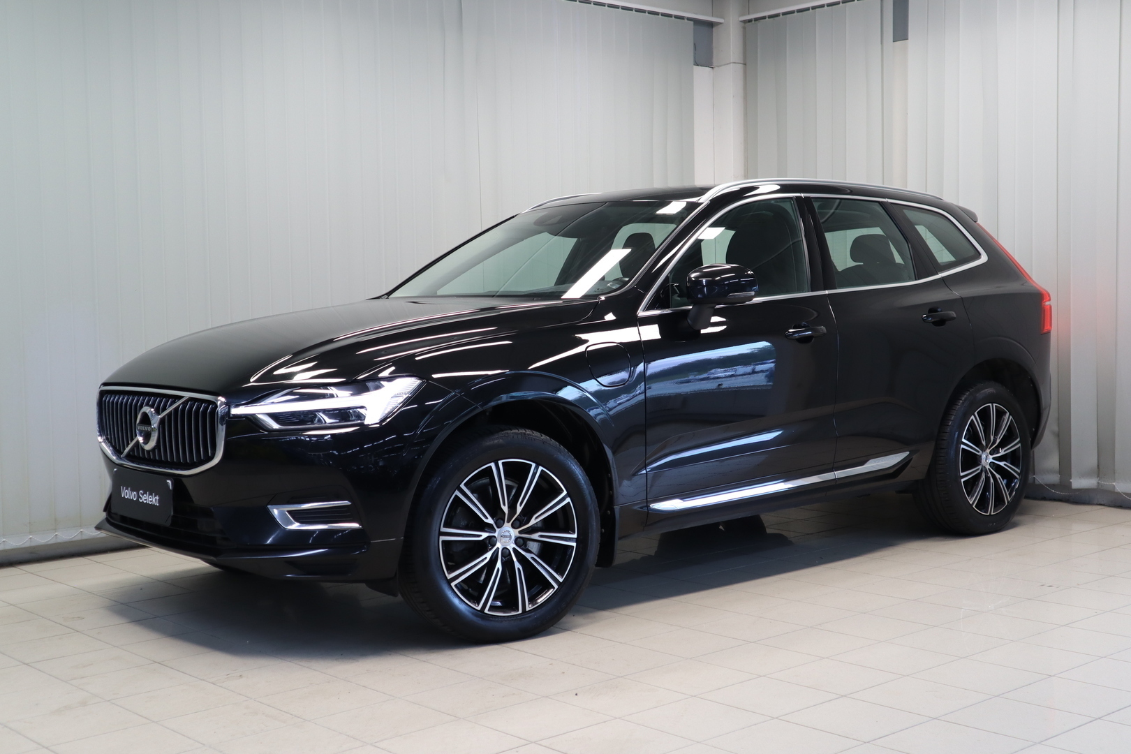 Volvo XC60 T8 TwE AWD Inscription aut 2020, kuva 2/33