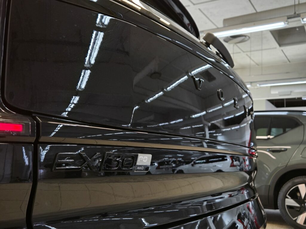 Volvo EX30, image 10