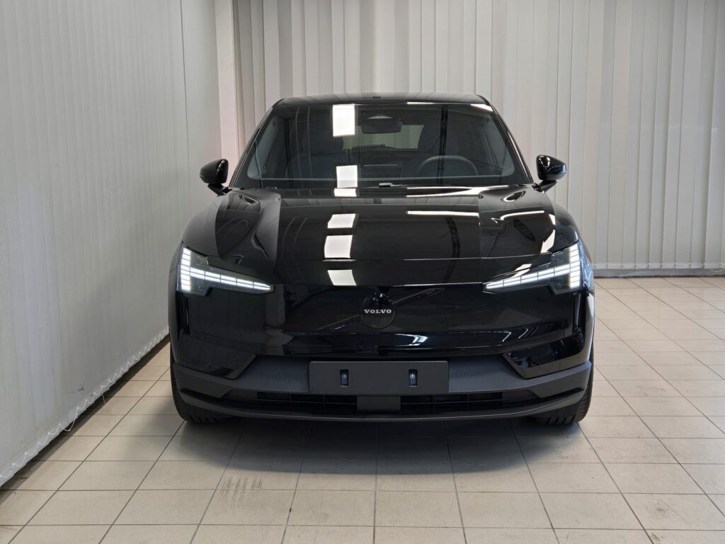 Volvo EX30 P8 AWD Plus Black Edition 2027, photo 3/11