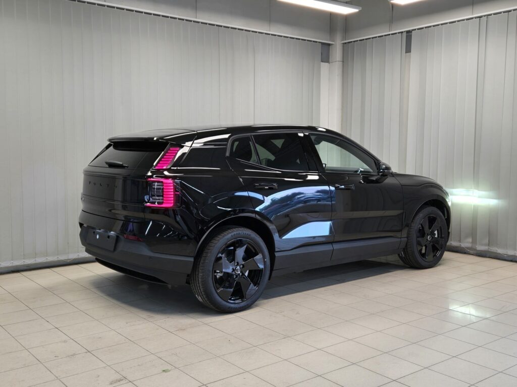 Volvo EX30 P8 AWD Plus Black Edition 2027, photo 5/11
