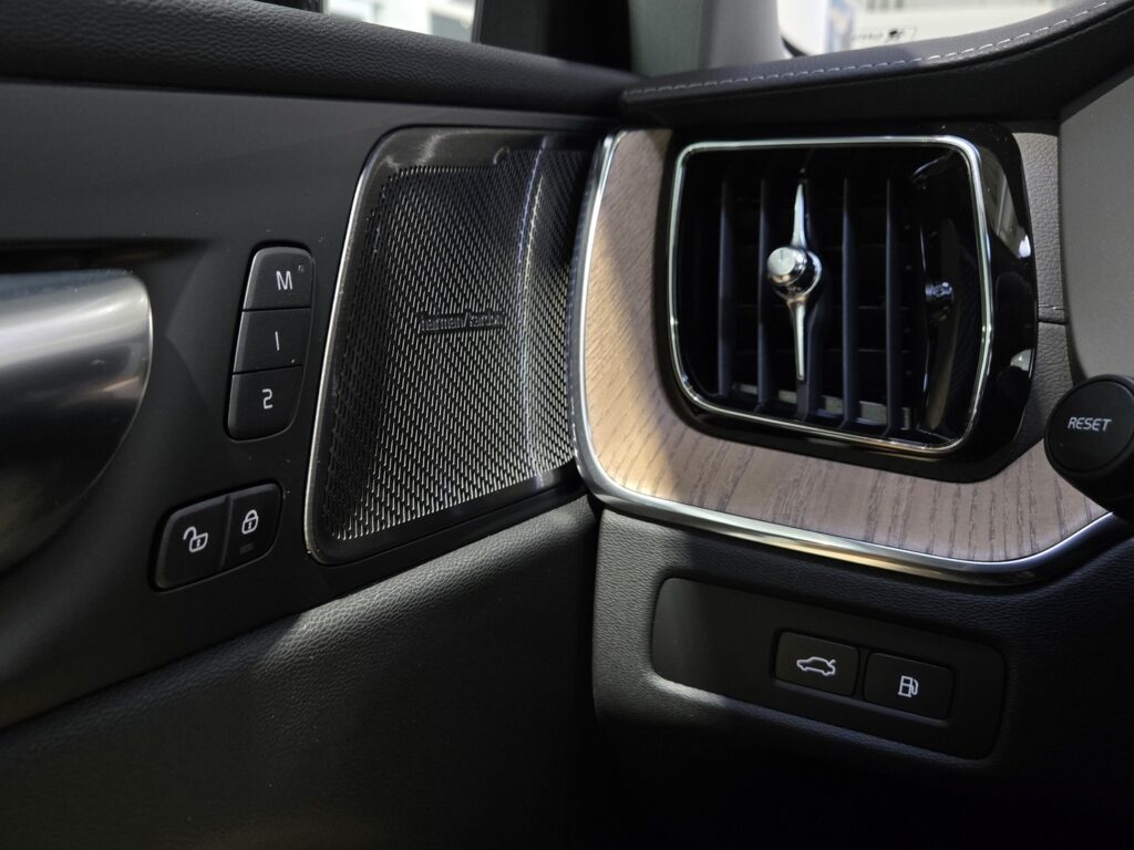 Volvo XC60, image 15
