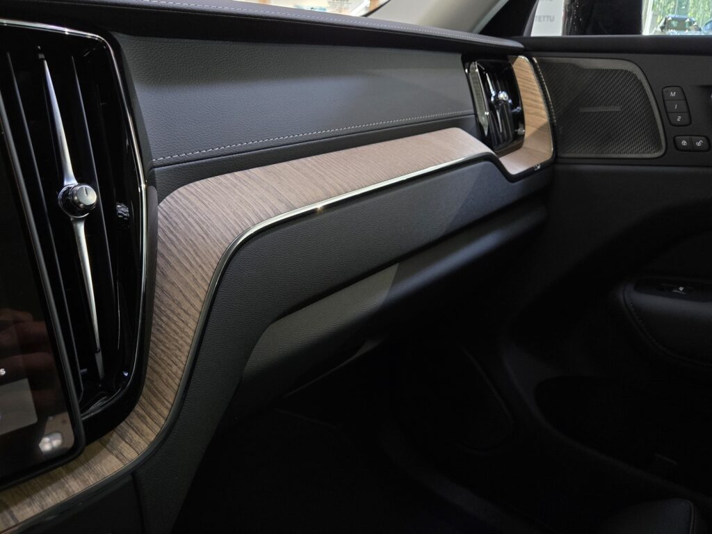 Volvo XC60, image 16
