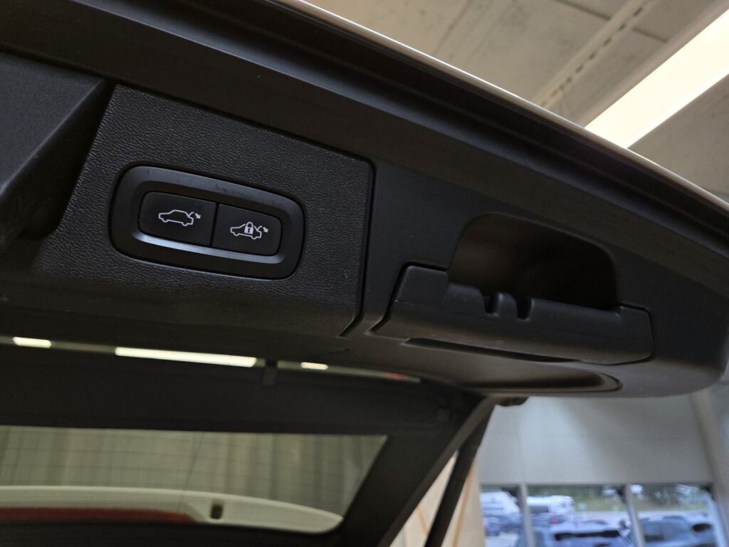 Volvo XC60, image 18