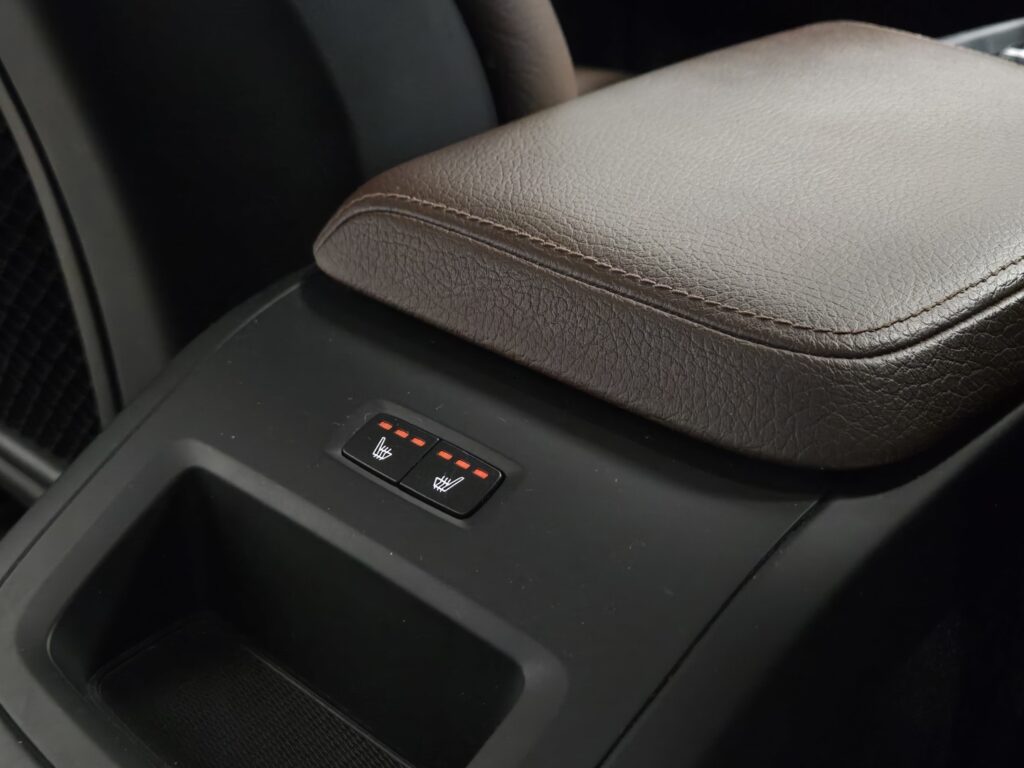 Volvo XC60, image 8