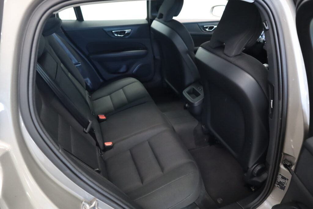 Volvo V60, image 10