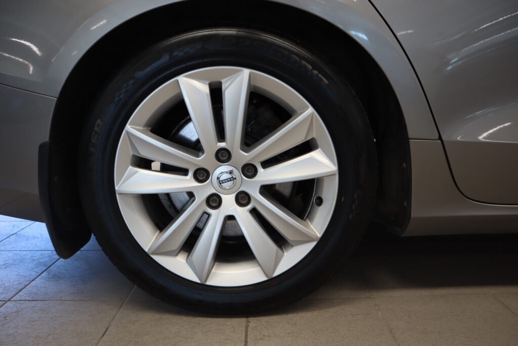 Volvo V60, image 19