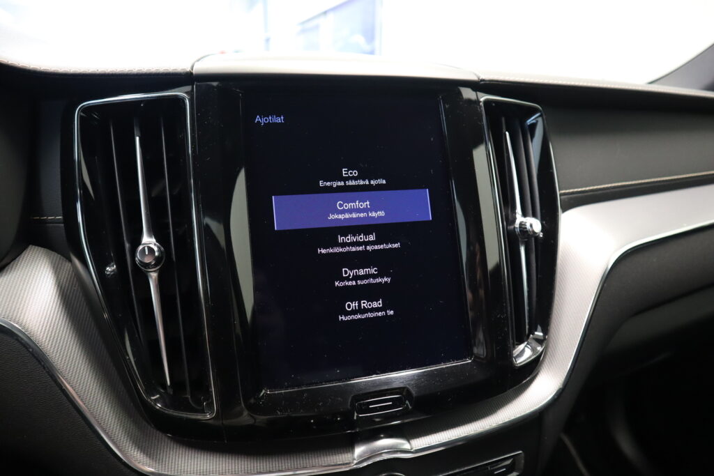 Volvo XC60, image 18
