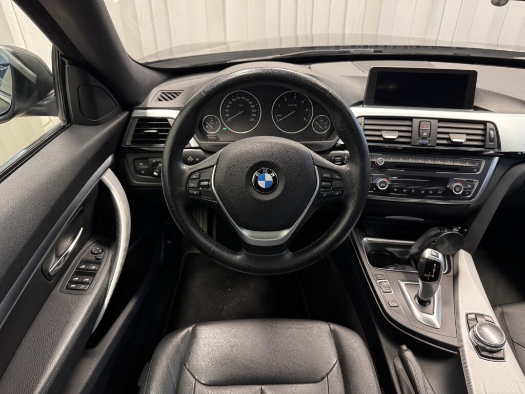 BMW 330, image 12
