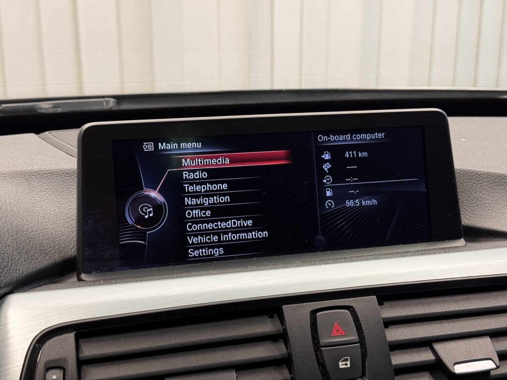 BMW 330, image 16