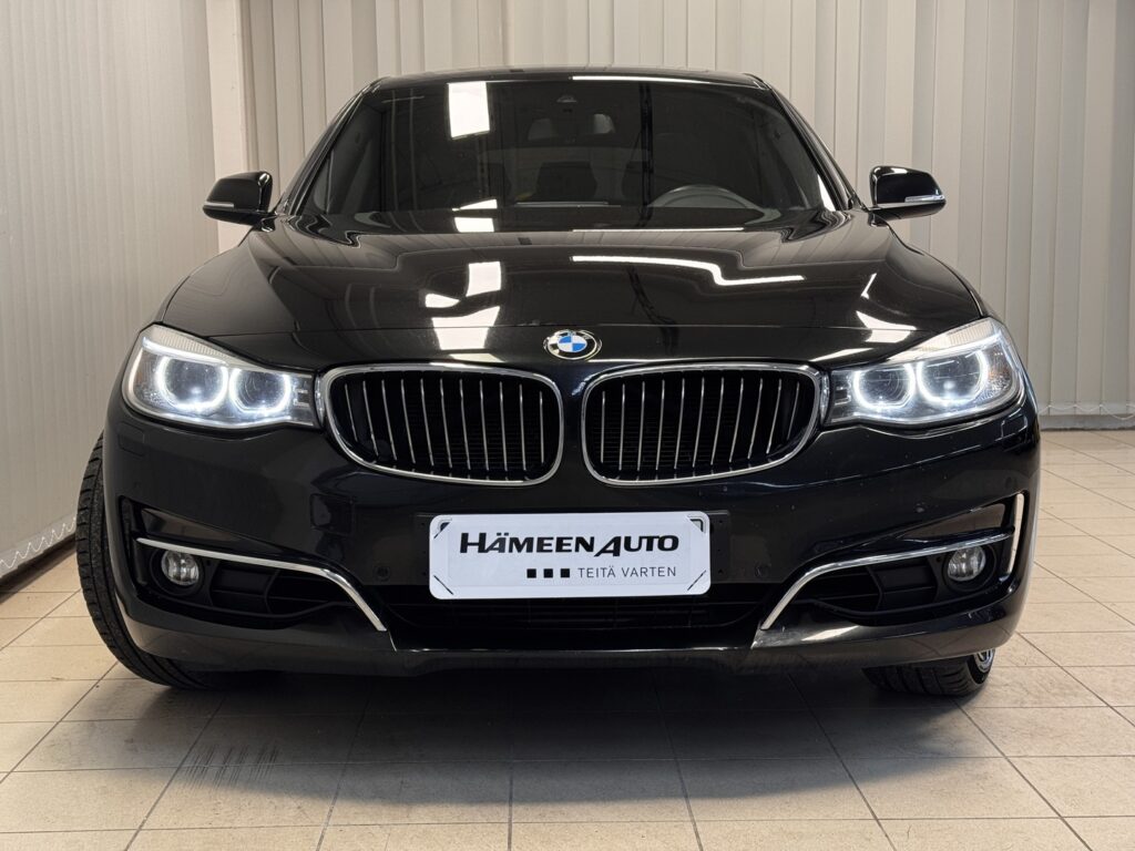 BMW 330, image 2