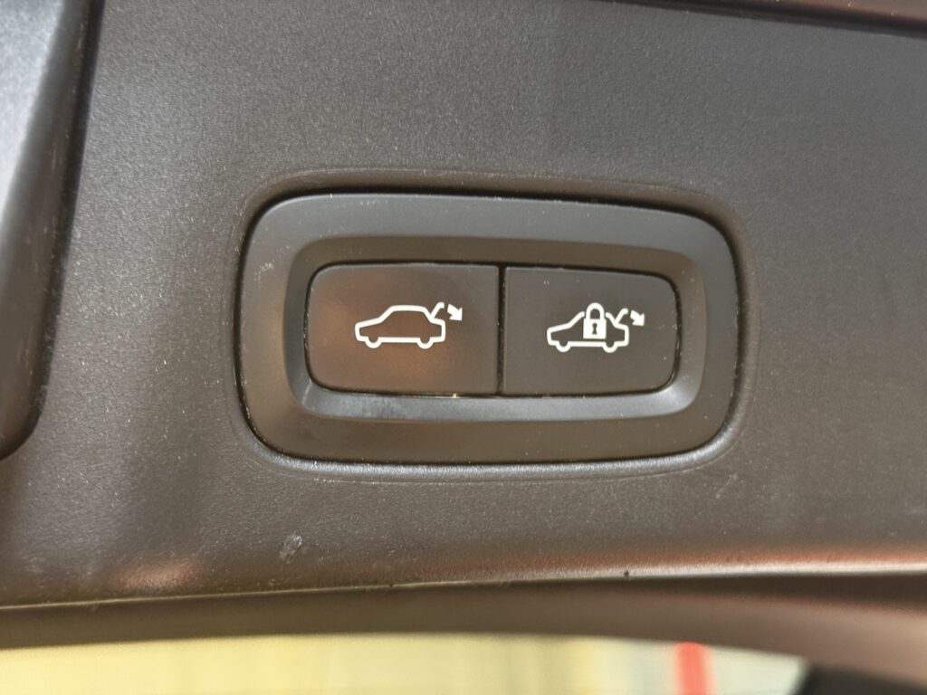 Volvo V90, image 18